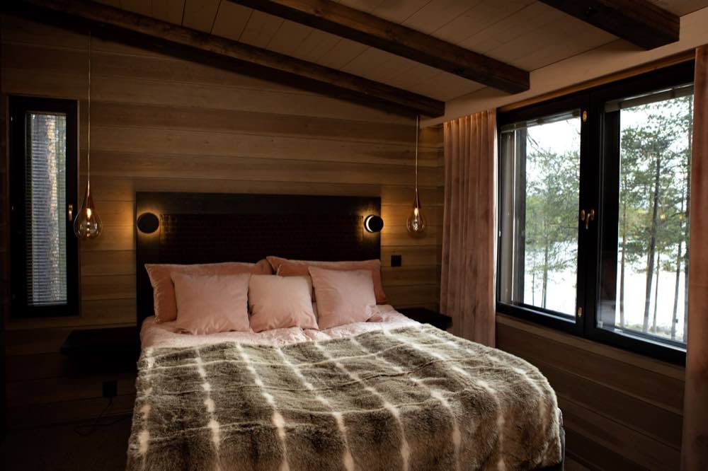 Bedroom with lake view at NX Villa